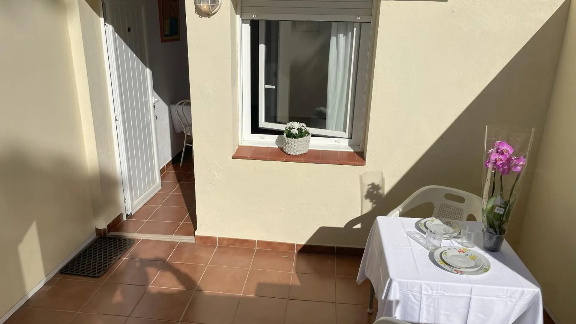 Veuras El Mar - Madrague Beach Studio 21 Apartment Roses 0*,  Spain